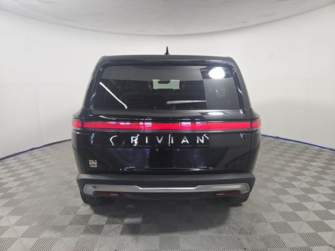 Used 2023 Rivian R1S Launch Edition Quad AWD/4WD image 4