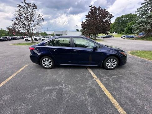 Used 2023 Toyota Corolla LE w/ Carpet Mat Package (TMS) FWD image 2