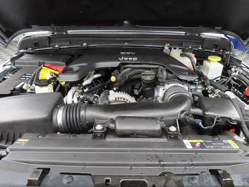 Used 2021 Jeep Gladiator Sport image 26