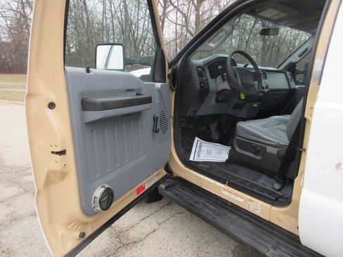 Used 2015 Ford F450 XL w/ Snow Plow Prep Package image 26