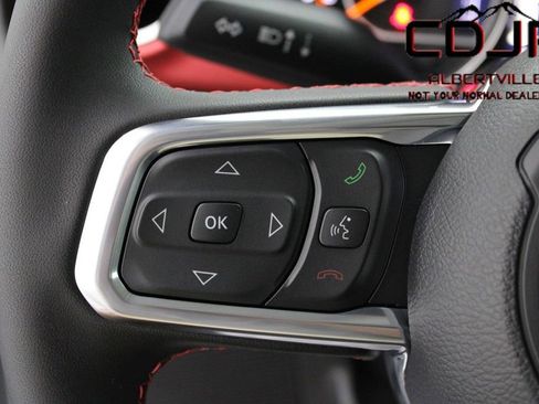 Used 2023 Jeep Gladiator Rubicon w/ Cold Weather Group image 44