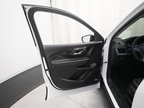 Used 2024 GMC Terrain AT4 w/ Infotainment Package II image 28