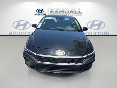 New 2026 Hyundai Elantra SE FWD image 2