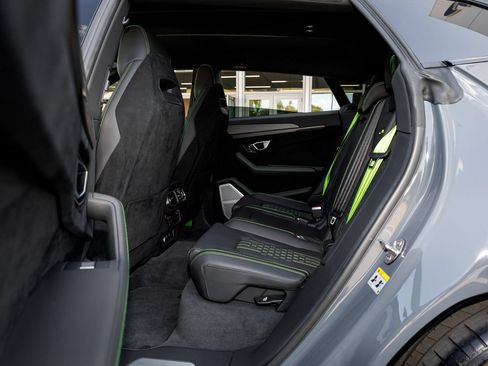 Used 2023 Lamborghini Urus Performante AWD/4WD image 70