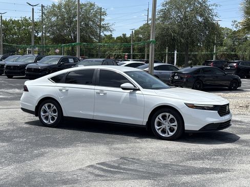 Certified 2025 Honda Accord LX image 5