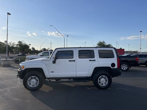 Used 2009 HUMMER H3 Luxury AWD/4WD image 2