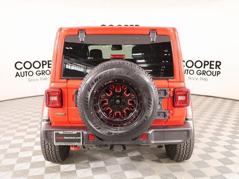 Used 2022 Jeep Wrangler Unlimited Rubicon w/ LED Lighting Group image 22