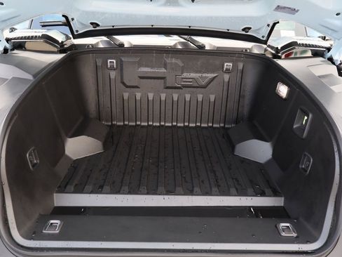 Certified 2025 GMC Hummer EV 3X AWD/4WD image 37