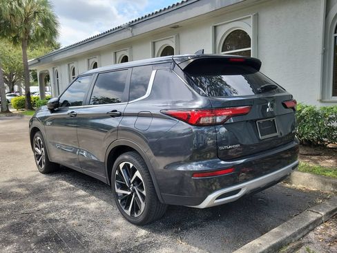 Used 2024 Mitsubishi Outlander 4WD Plug-In Hybrid image 6