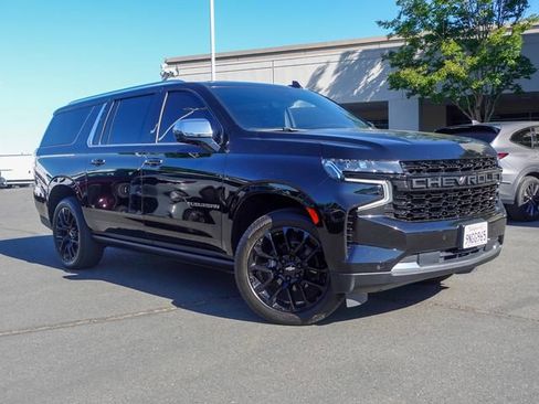 Used 2024 Chevrolet Suburban Premier AWD/4WD image 5