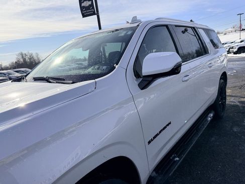 Used 2023 Chevrolet Suburban LT w/ Luxury Package image 13