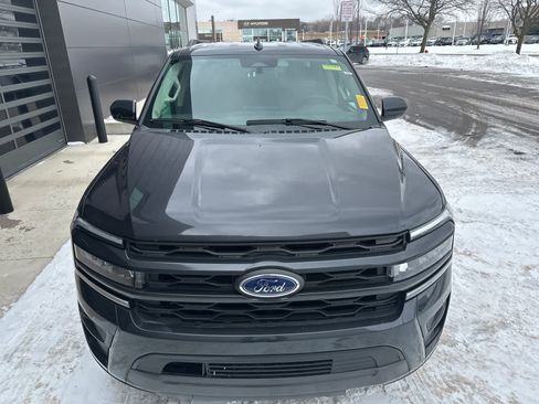 Used 2024 Ford Expedition Max XLT image 7