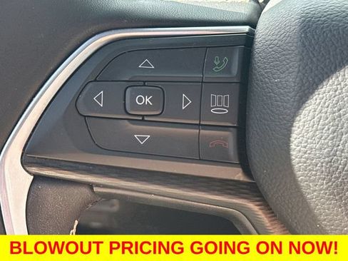 Used 2024 Jeep Grand Cherokee Altitude AWD/4WD image 26