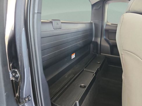 Used 2019 Toyota Tacoma SR RWD image 18