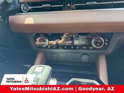 New 2026 Mitsubishi Outlander SEL image 13