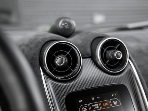 Used 2016 McLaren 570S Coupe RWD image 35