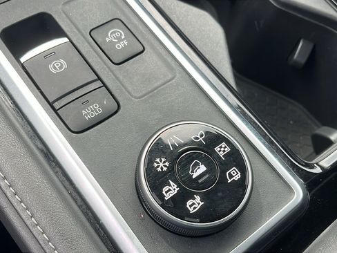 Used 2022 Nissan Pathfinder SL AWD/4WD image 21