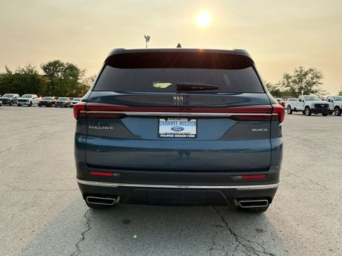 Used 2025 Buick Enclave Preferred FWD image 4