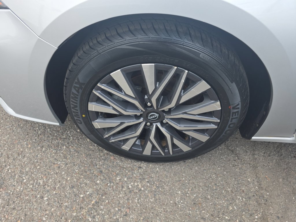 Used 2023 Nissan Altima 2.5 SV FWD image 24