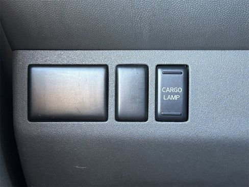 Used 2008 Nissan Frontier SE image 32