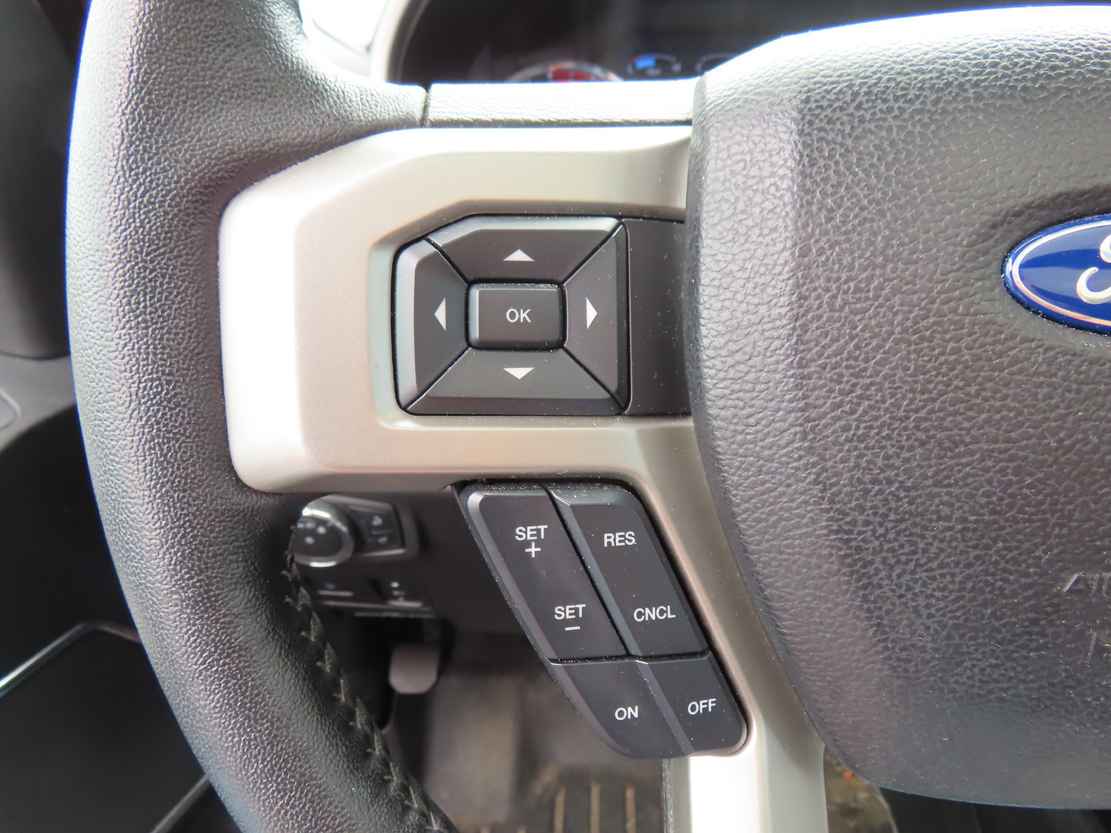 Used 2020 Ford F250 Lariat w/ Lariat Ultimate Package AWD/4WD image 18