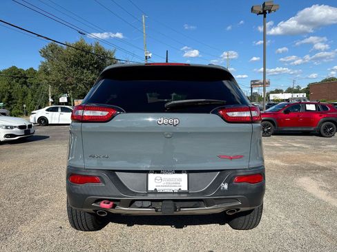 Used 2015 Jeep Cherokee Trailhawk w/ Cold Weather Group AWD/4WD image 24