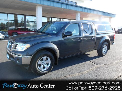 Used 2010 Nissan Frontier SE image 1