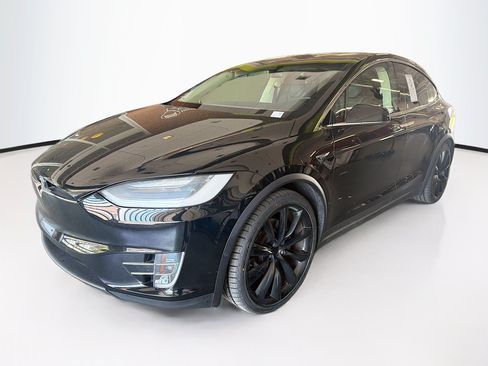 Used 2018 Tesla Model X 100D AWD/4WD image 3