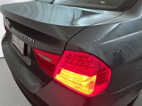 Used 2010 BMW 328i Sedan RWD image 33