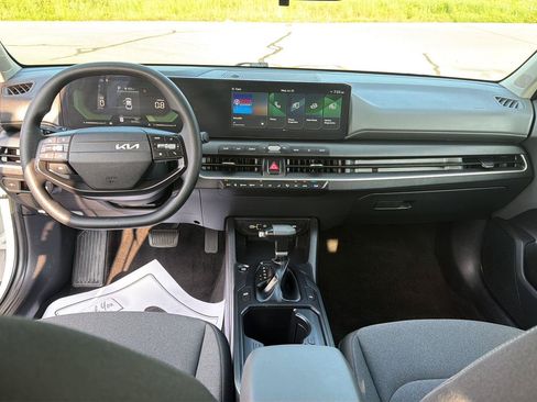 Used 2025 Kia K4 FWD image 28