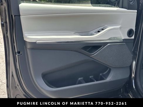 New 2026 Lincoln Navigator Reserve AWD/4WD image 10