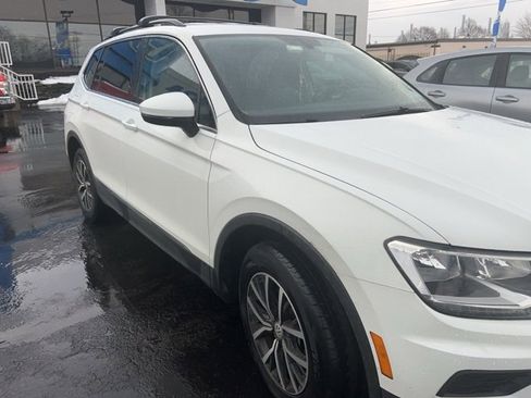 Used 2021 Volkswagen Tiguan SE R-Line image 3