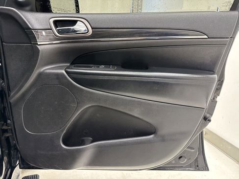 Used 2019 Jeep Grand Cherokee Limited X image 8