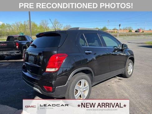 Used 2019 Chevrolet Trax LT w/ LT Convenience Package AWD/4WD image 5