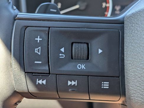 Used 2025 Nissan Rogue SV w/ SV Premium Package FWD image 14