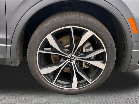 Used 2022 Volkswagen Tiguan SEL R-Line image 35