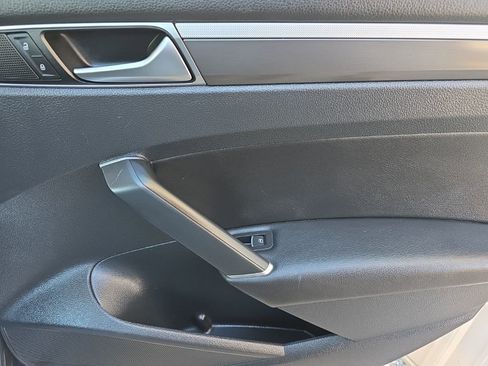 Used 2017 Volkswagen Passat 1.8T R-Line image 24