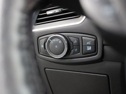 Used 2024 Ford Edge Titanium image 33