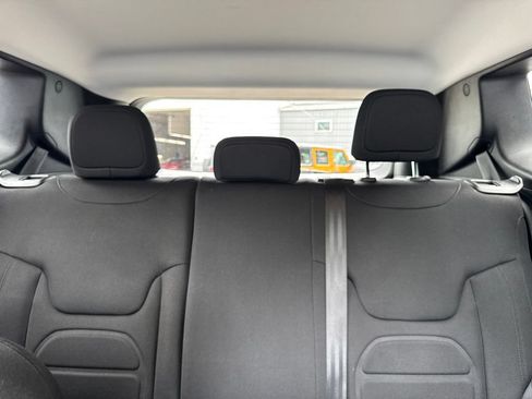 Used 2020 Jeep Renegade Latitude AWD/4WD image 24