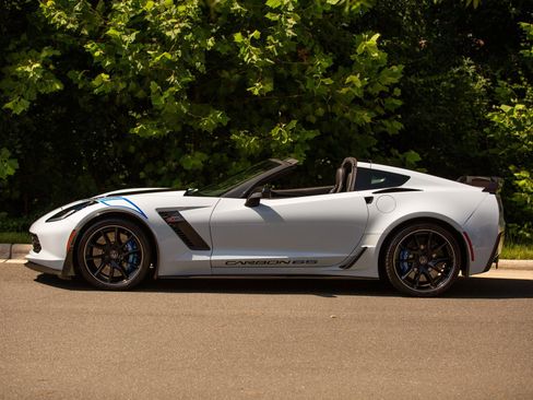Used 2018 Chevrolet Corvette Z06 w/ Carbon 65 Edition RWD image 8