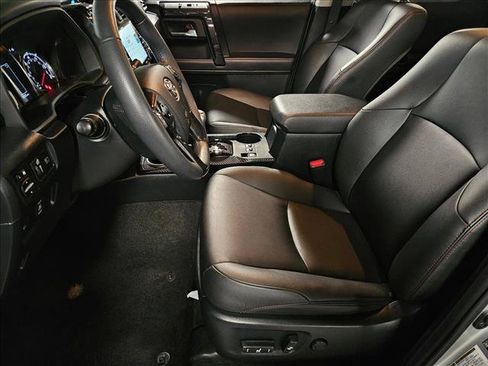 Used 2021 Toyota 4Runner TRD Off-Road Premium AWD/4WD image 16