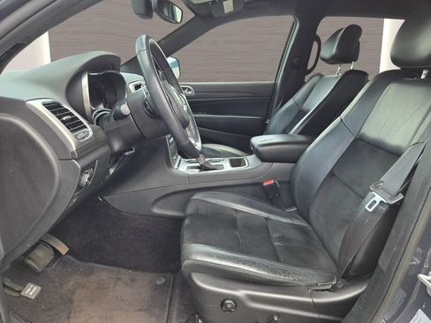 Used 2017 Jeep Grand Cherokee Altitude AWD/4WD image 21
