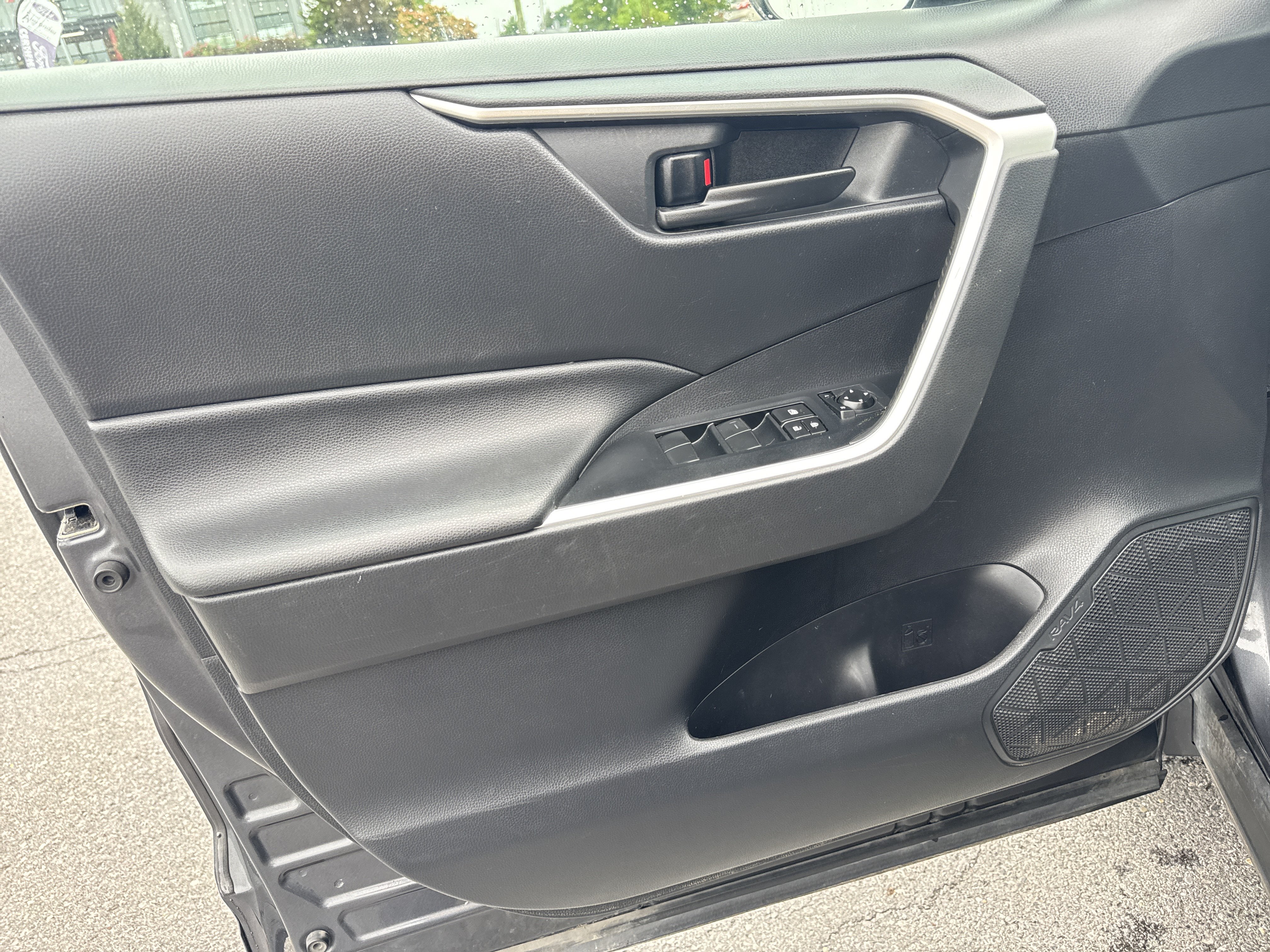 Used 2020 Toyota RAV4 LE w/ All Weather Liner Package AWD/4WD image 15