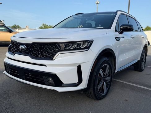 Used 2021 Kia Sorento EX w/ Panoramic Sunroof Package AWD/4WD image 3