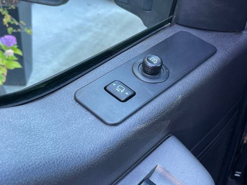 Used 2012 Ford F250 Lariat image 37