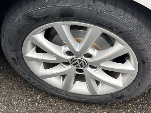 Used 2011 Volkswagen Jetta SE image 17