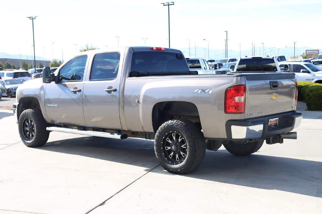 Used 2014 Chevrolet Silverado 2500 LT w/ Interior Plus Package AWD/4WD image 4
