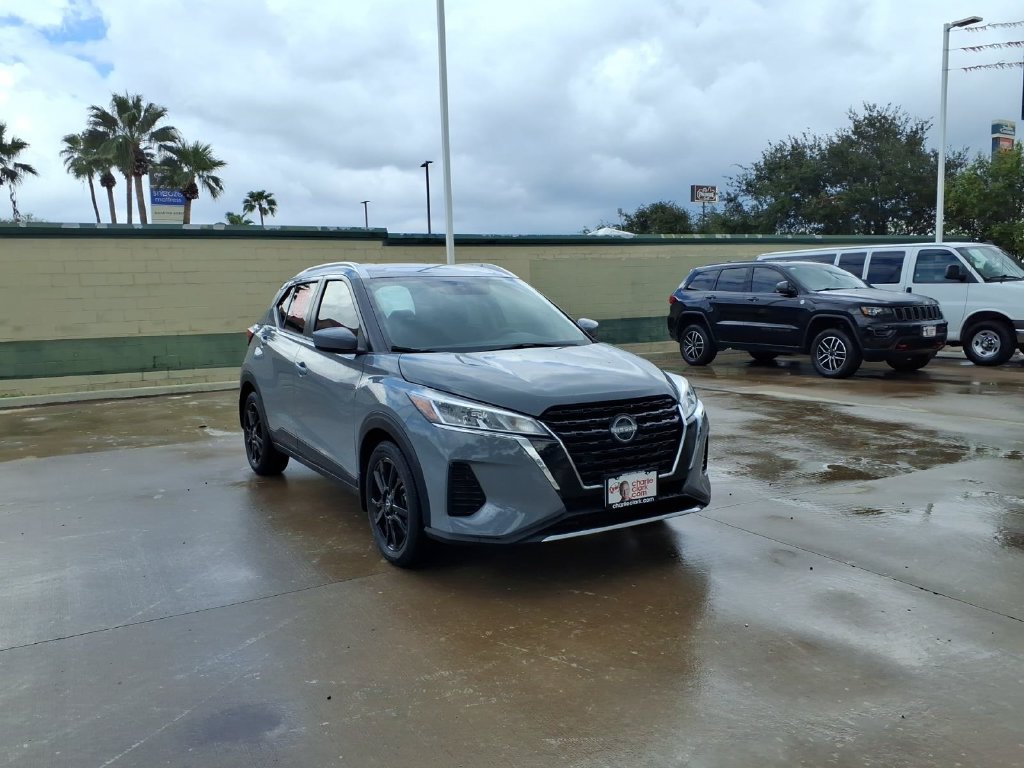 Used 2023 Nissan Kicks SV FWD image 7