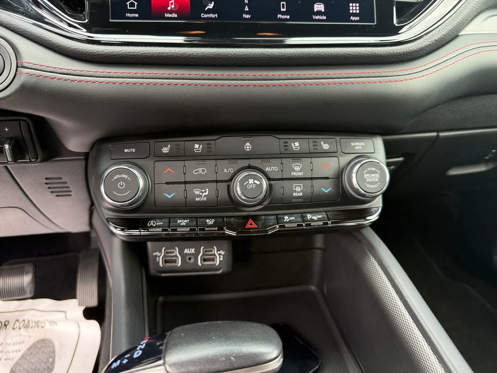 Used 2024 Dodge Durango GT AWD/4WD image 17