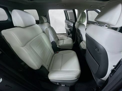 Used 2025 Hyundai Santa Fe Calligraphy FWD image 9